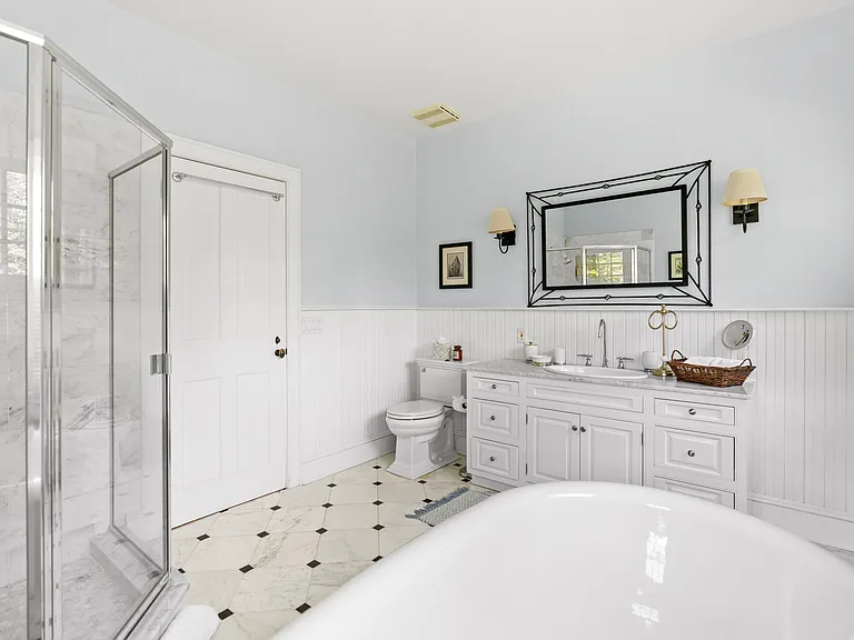 Carriage Ct — Photo 10