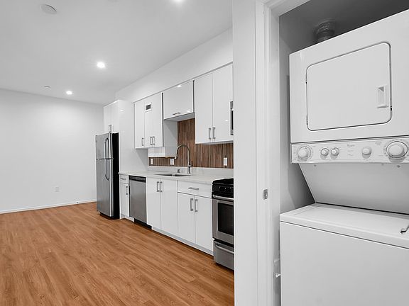 5th image of 11260 Mississippi Ave #201