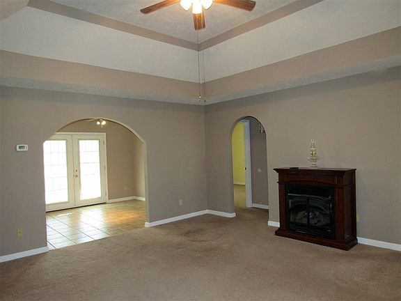 5th image of 820 Granite Dr