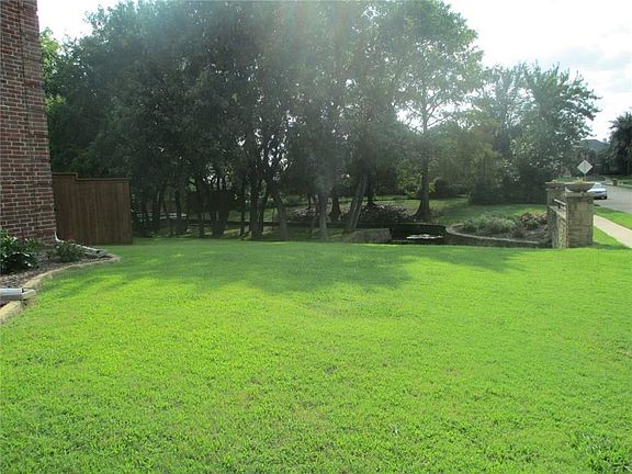2nd image of 3220 Heatherbrook Dr
