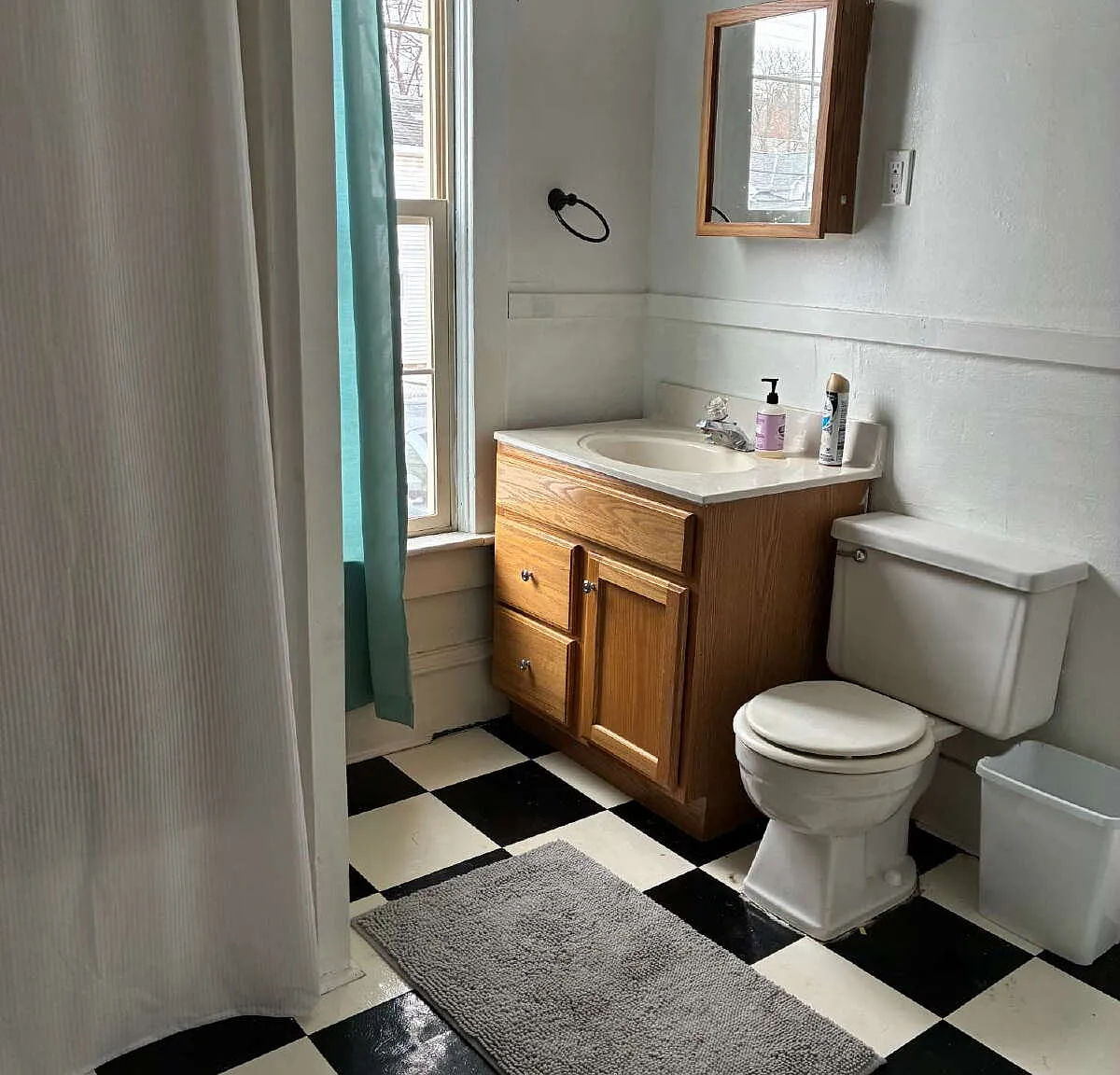 4 bed, 2.0 bath, 2016 sqft, $485 — Photo 4