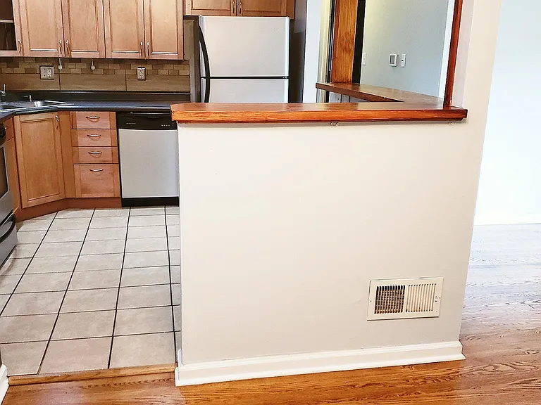 208 Ramsey Ln — Photo 13