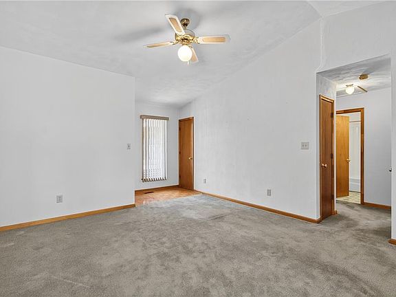 5th image of 215 Woodbury Forrest Dr