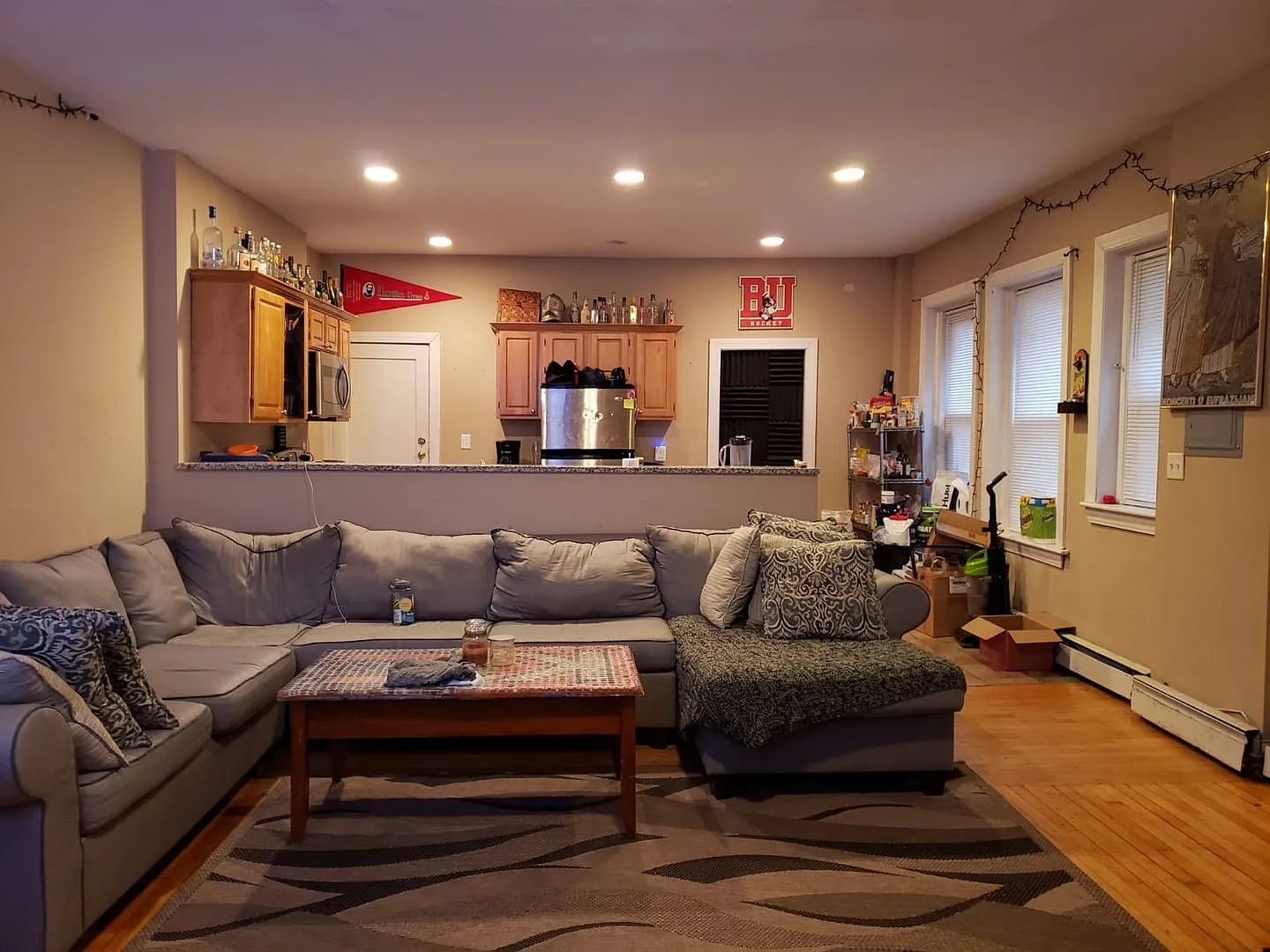 Large 4 bed in Allston — Photo 2