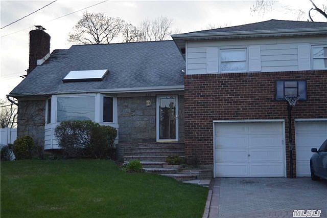 1st image of 828 Lawrence Ct