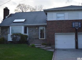 828 Lawrence Ct, West Hempstead, NY 11552