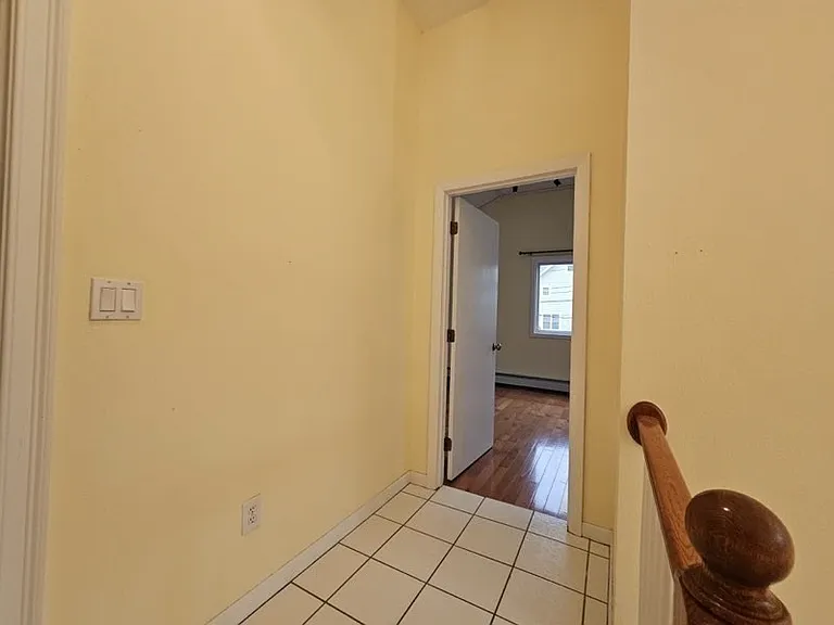 633 Saw Mill Brook Pkwy #1 — Photo 16