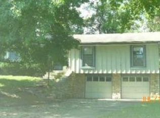 8213 W 57th St, Overland Park, KS 66202