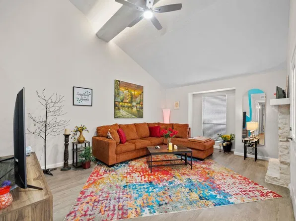 1213 Hi Stirrup #119, Horseshoe Bay, TX 78657