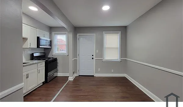 4908 Nelson Ave — Photo 9