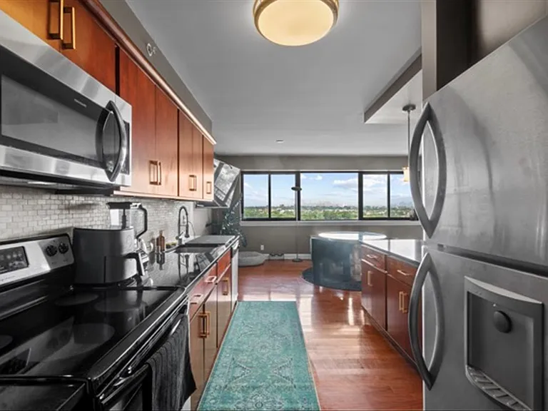 60 Parkway Dr E #12A — Photo 21