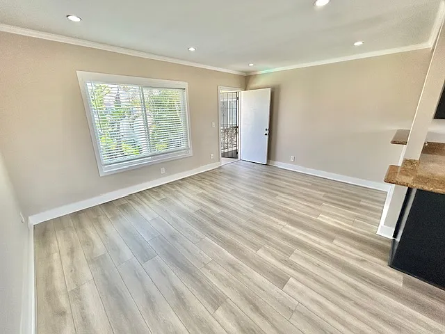 4050 Swift Ave #17 — Photo 4