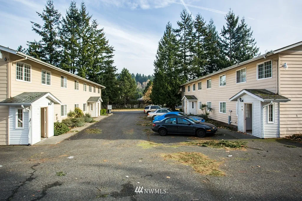 2929 2939 R Street SE photo 1