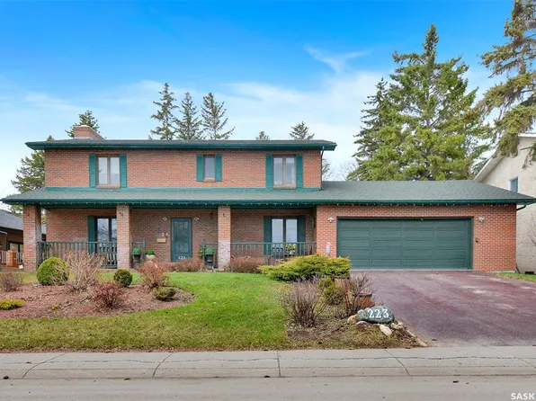 223 Whiteswan DRIVE, Saskatoon, SK S7K 4M6