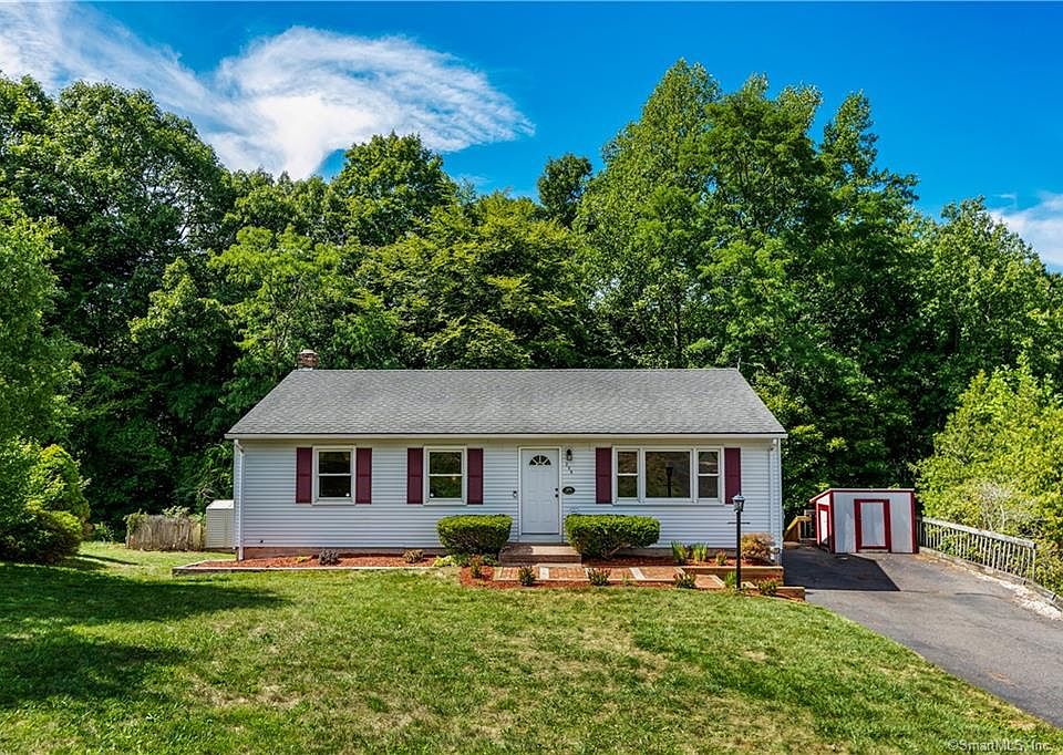 2nd image of 209 Cavan Ln