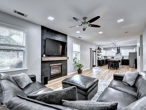 4th image of 4163 Duran Ln