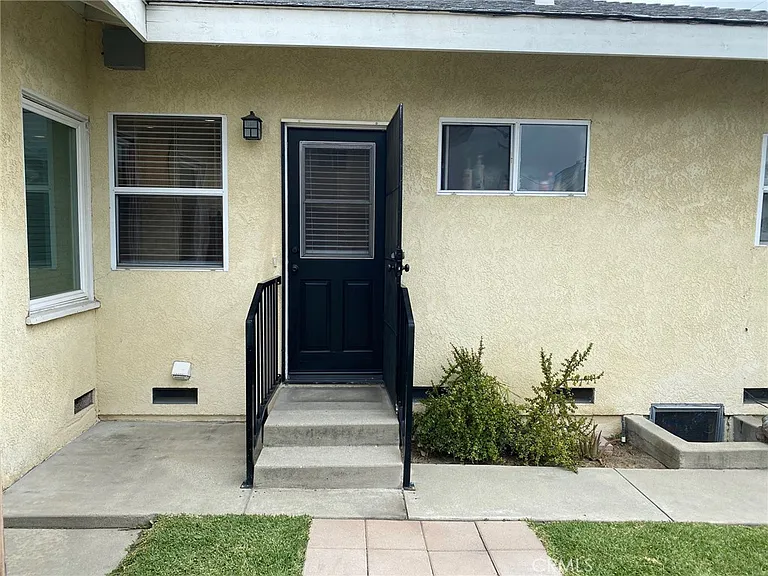 839 S Sunset Blvd — Photo 19