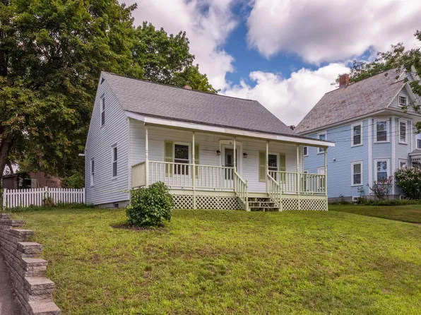 33 Charlotte Avenue, Nashua, NH 03064