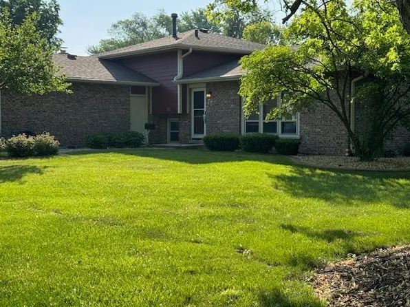 77 E Garden Ave, Palatine, IL 60067