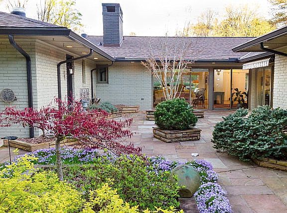 4th image of 450 Shady Ln