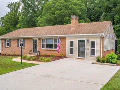 160 Westbriar Pl, Madison Heights, VA, 24572