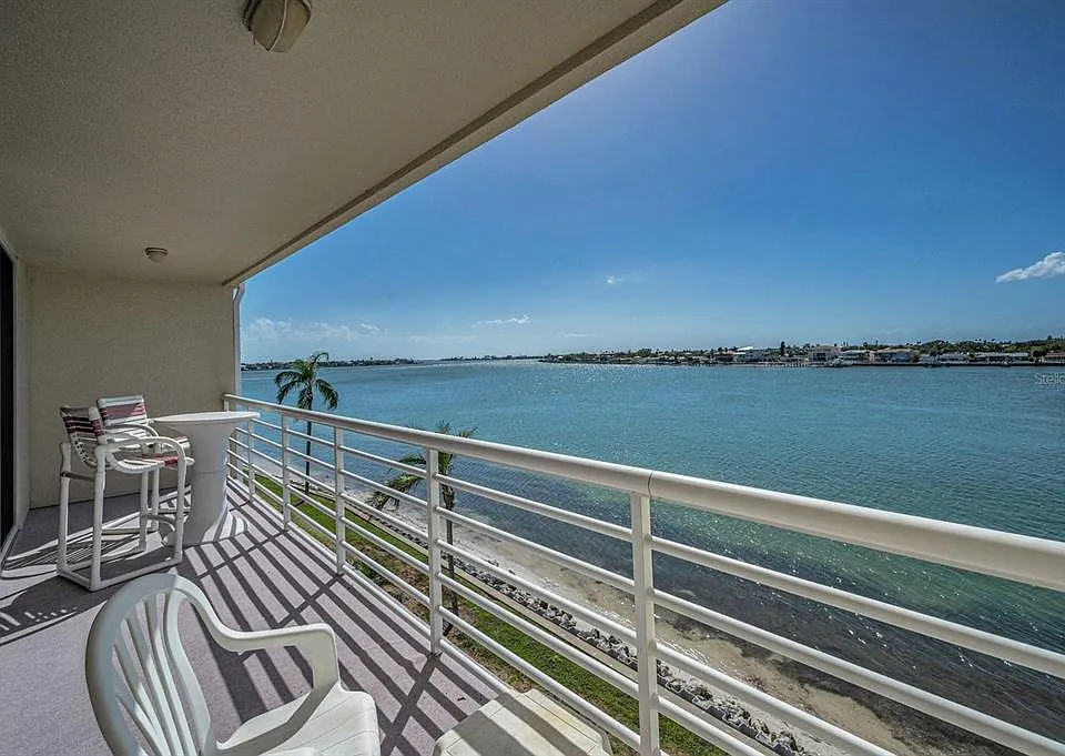 6085 Bahia Del Mar Cir #467
