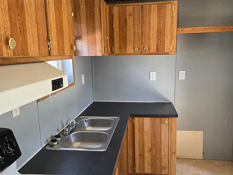 300 E Maxanna Blvd — Photo 10