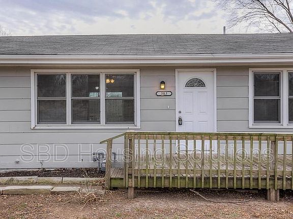 2nd image of 303 SE 19th St