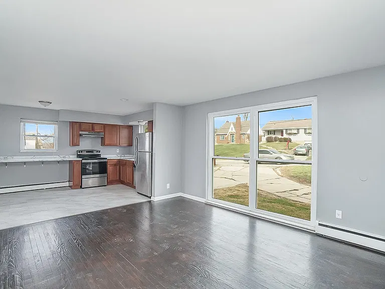 2465 E Galbraith Rd #3 — Photo 8
