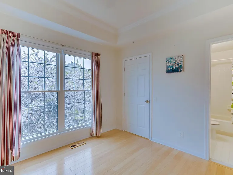 7046 Falls Reach Dr #304 — Photo 26