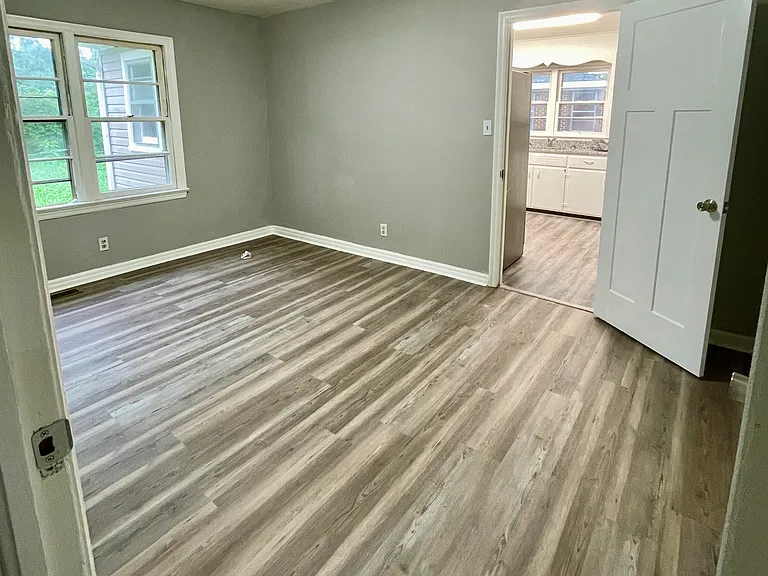227 Richmond Dr NW — Photo 5