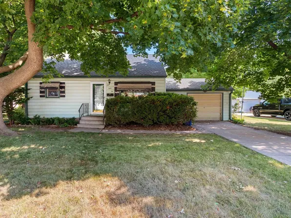 942 Redley Ct, Green Bay, WI 54304