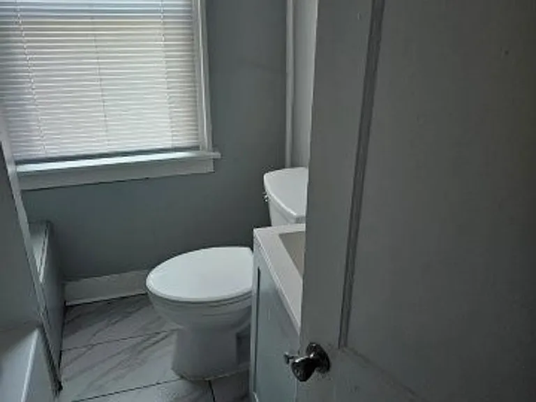 695 Algonquin St — Photo 4