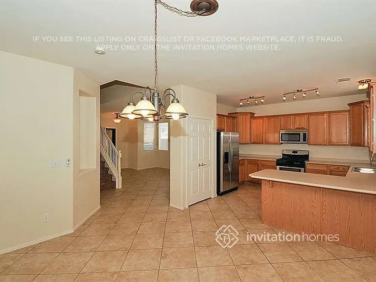 8913 Wolf Dancer Ave — Photo 9