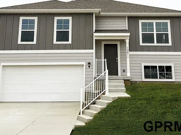 18503 Greenfield St, Omaha, NE 68136