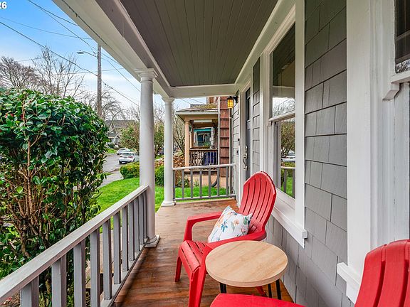 3rd image of 536 NE San Rafael St