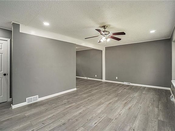 3rd image of 11516 Delmar St