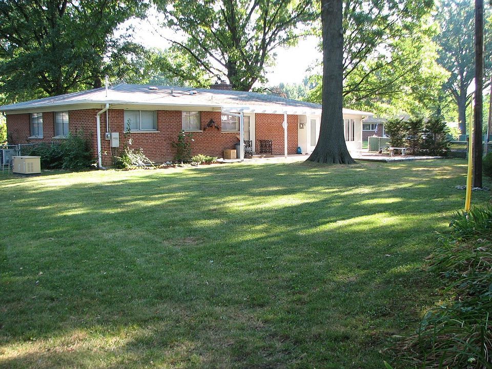 2nd image of 1425 Starling Dr