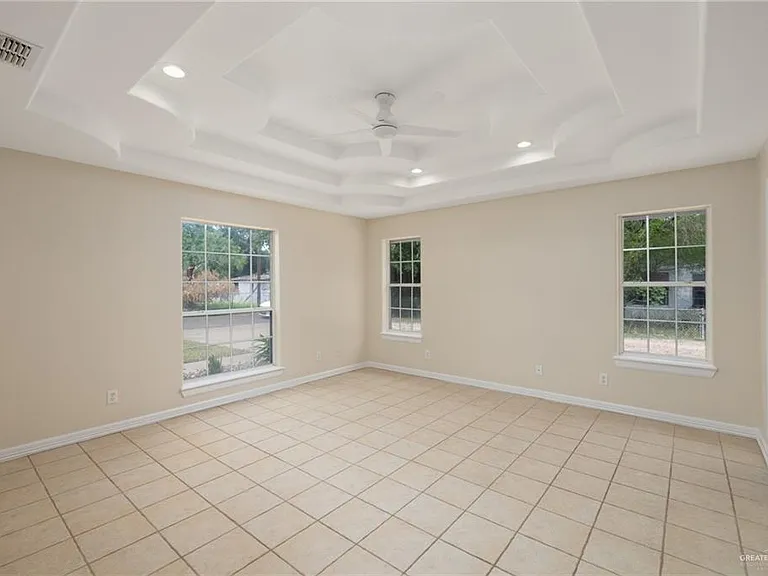2403 Sunset Ln — Photo 6