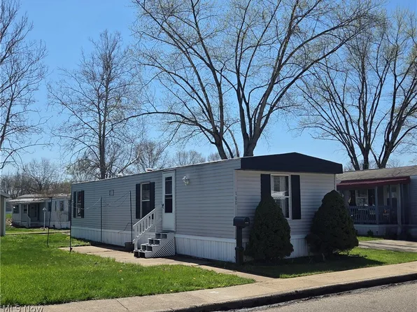108 Gulf Stream Ln SE, New Philadelphia, OH 44663