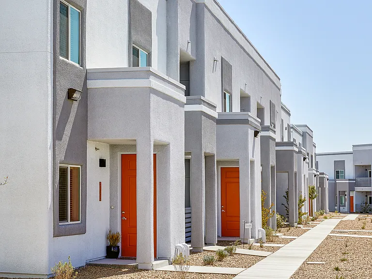 Showboat Park Apartments — Photo 52