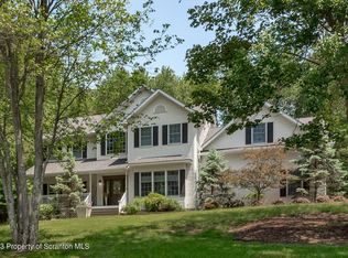 16 Mapleseed Dr, Dallas, PA 18612