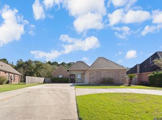 29154 S Redwood Dr, Denham Springs, LA 70726