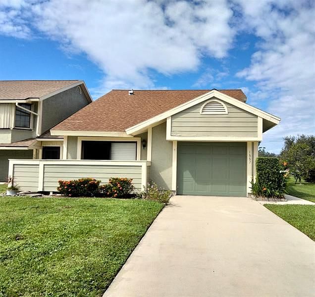 1st image of 1557 SE Crayrich Ct