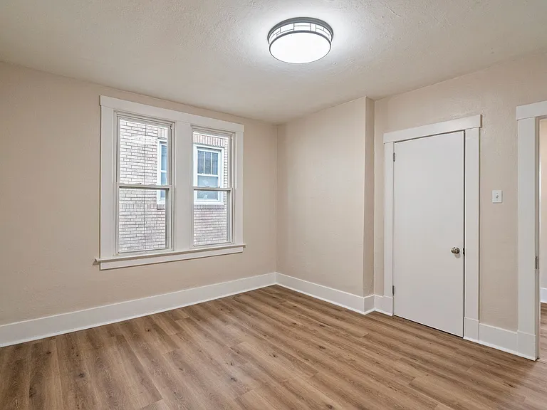 1680 Potomac Avenue — Photo 7