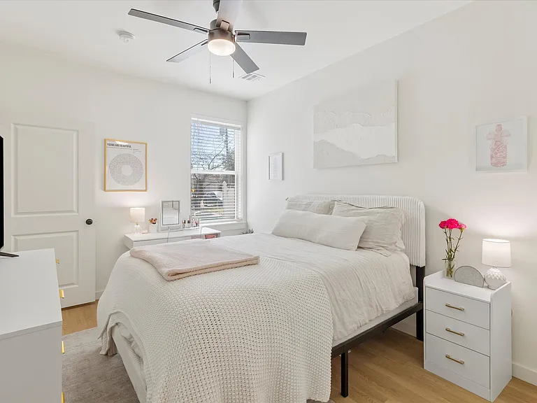 224 W Symmes St #201 — Photo 12