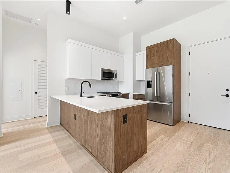 38 Jackson St #515 — Photo 10