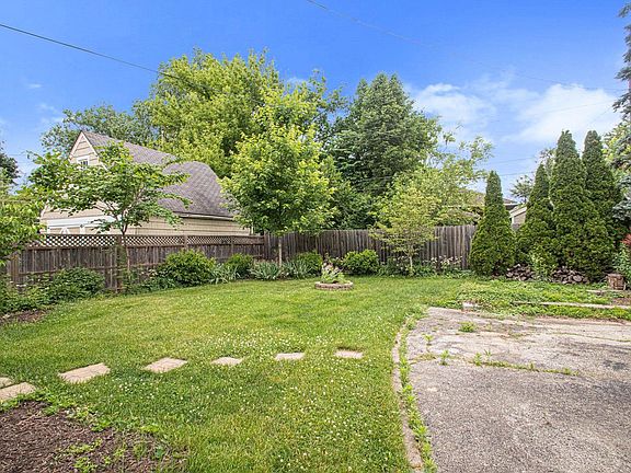 5th image of 329 Wakewa Ave