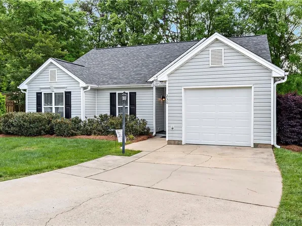 230 Salem Ridge Ct, Clemmons, NC 27012