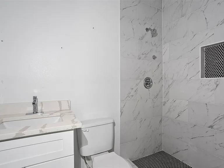 9814 Masterson St — Photo 17